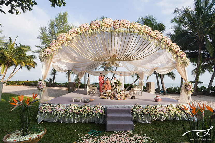 Garden Hindu Wedding Rasa Sayang Penang David Nandini